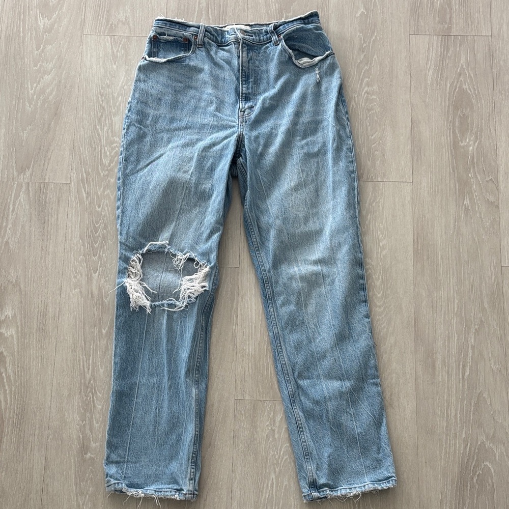 Abercrombie & Fitch 90s Straight Curve Love Distressed Jeans